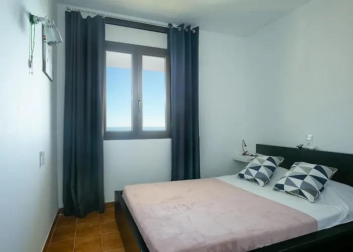 V036 - Joan Vinyoli 2 * Roses